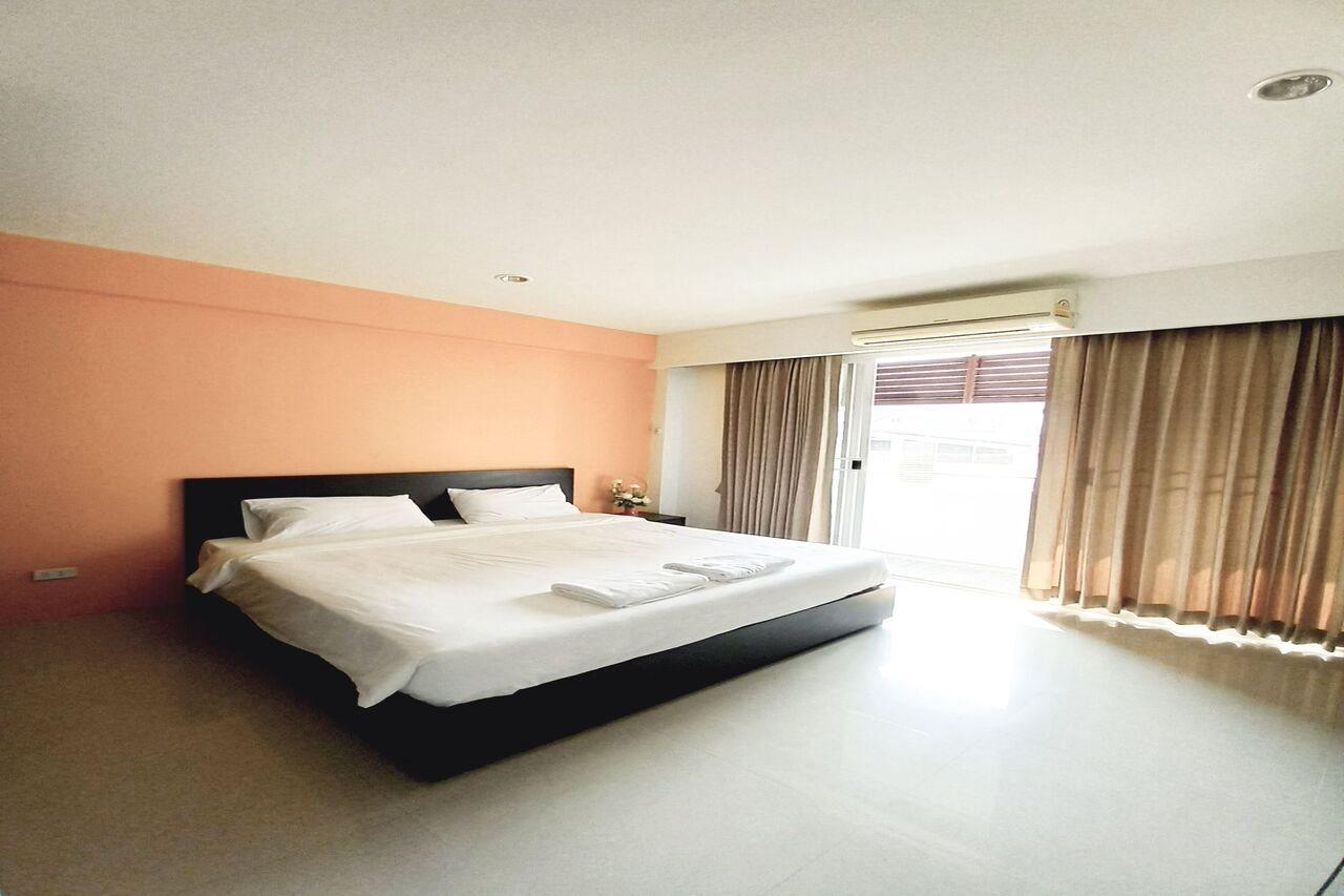 Ruan Plaisoi Apartment Bangkok Buitenkant foto
