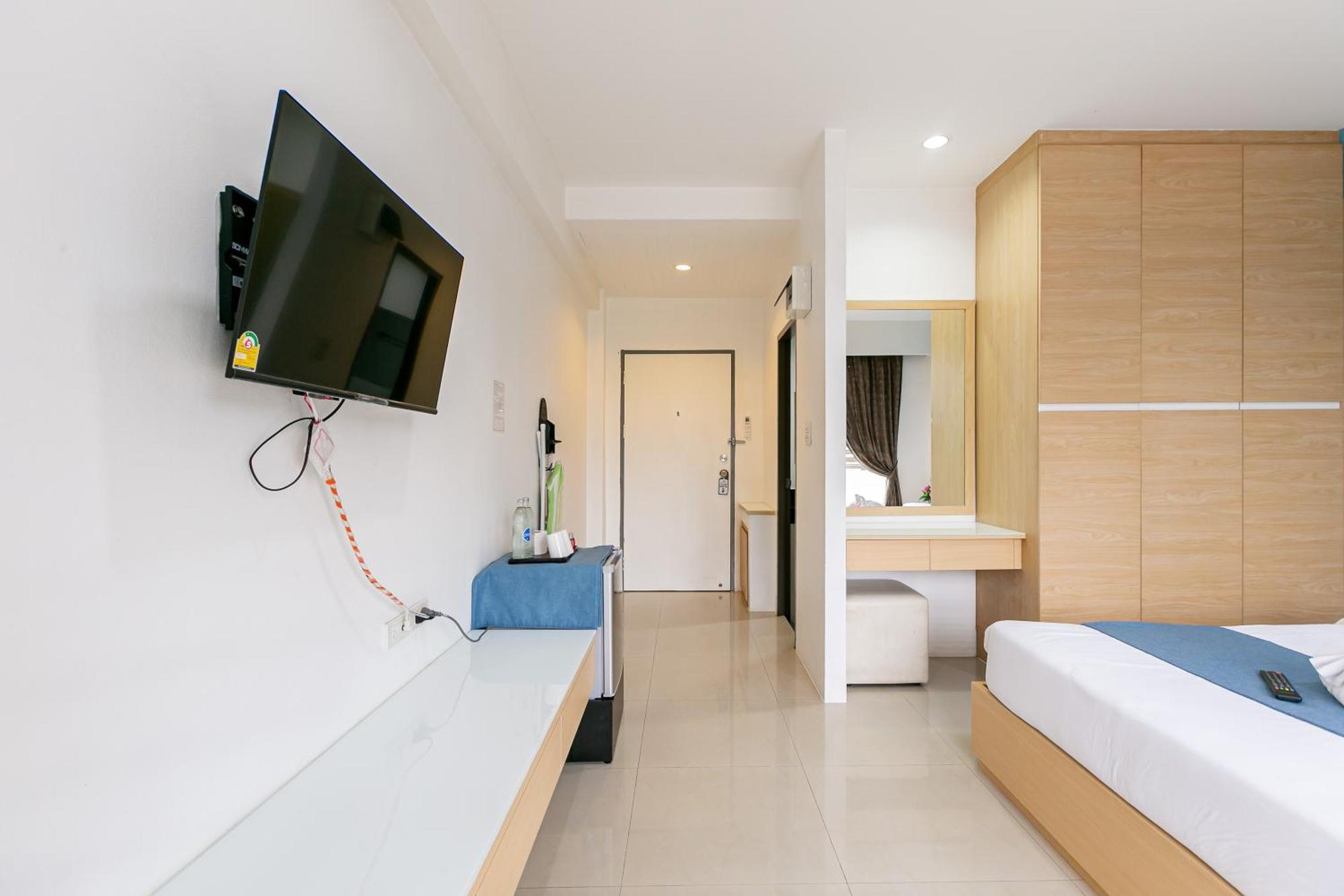 Ruan Plaisoi Apartment Bangkok Buitenkant foto