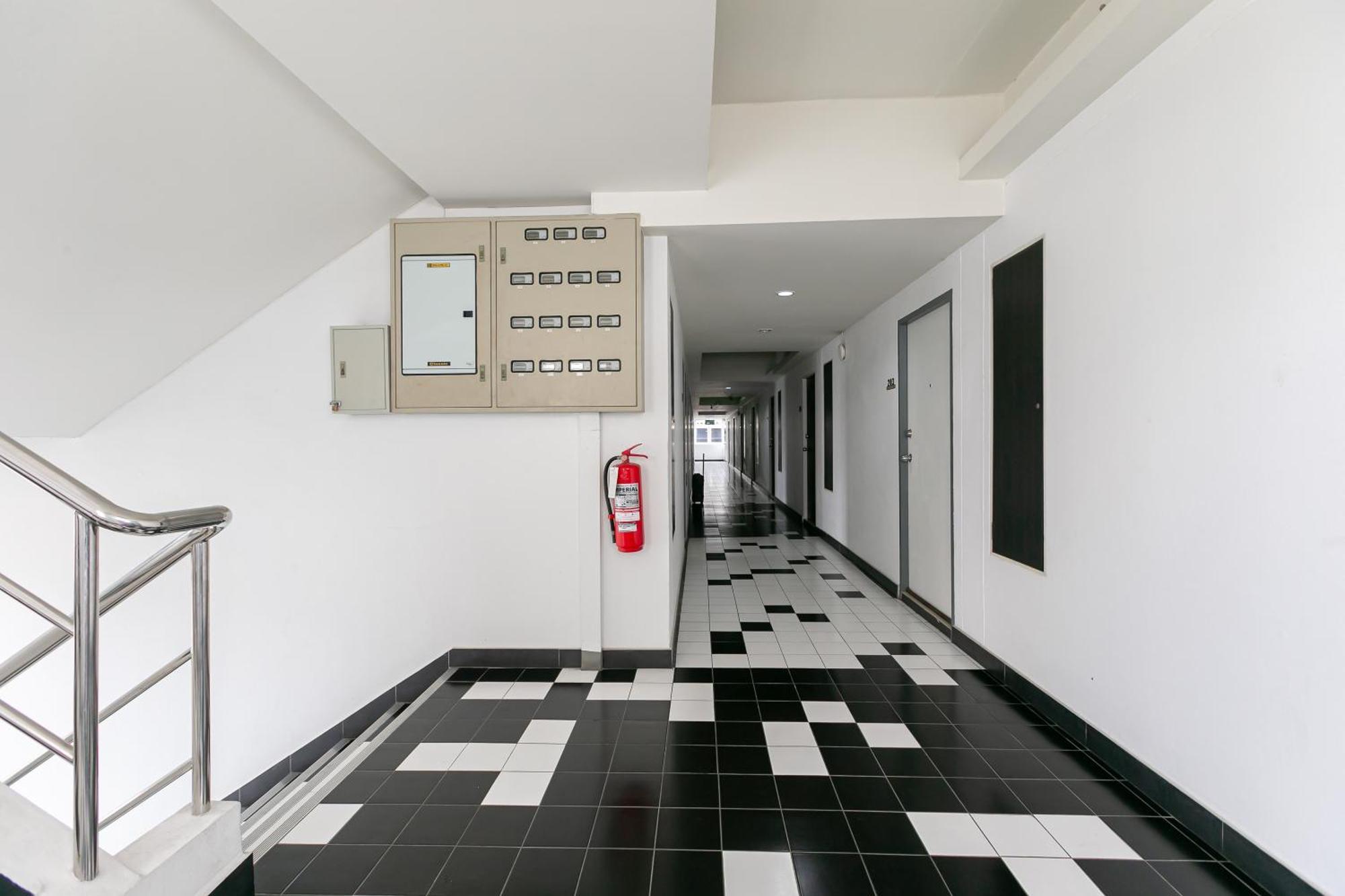 Ruan Plaisoi Apartment Bangkok Buitenkant foto