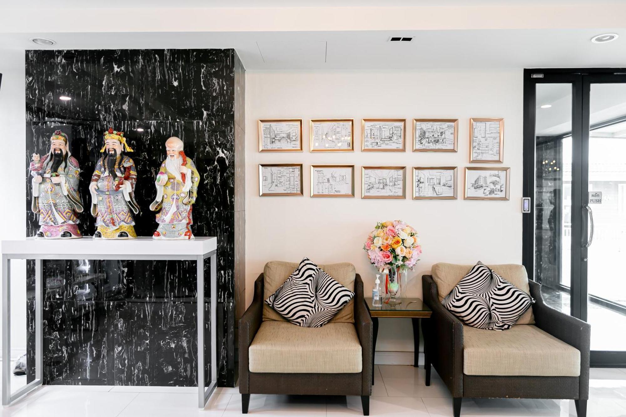 Ruan Plaisoi Apartment Bangkok Buitenkant foto