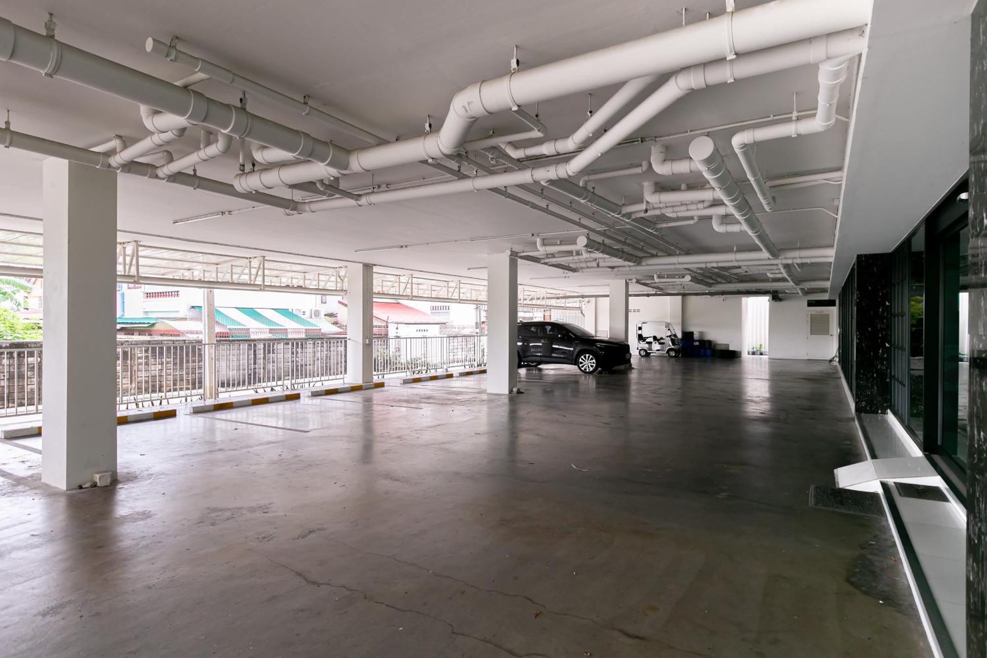 Ruan Plaisoi Apartment Bangkok Buitenkant foto