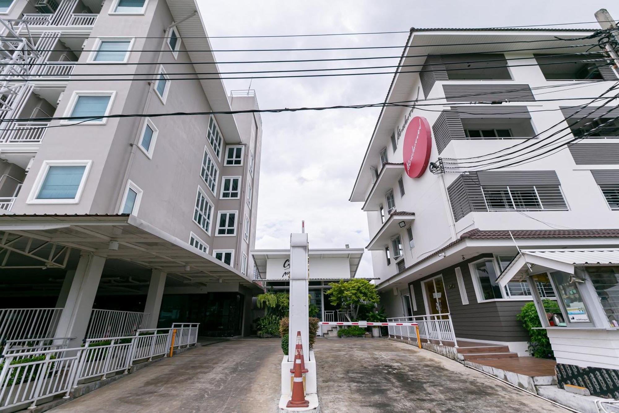 Ruan Plaisoi Apartment Bangkok Buitenkant foto