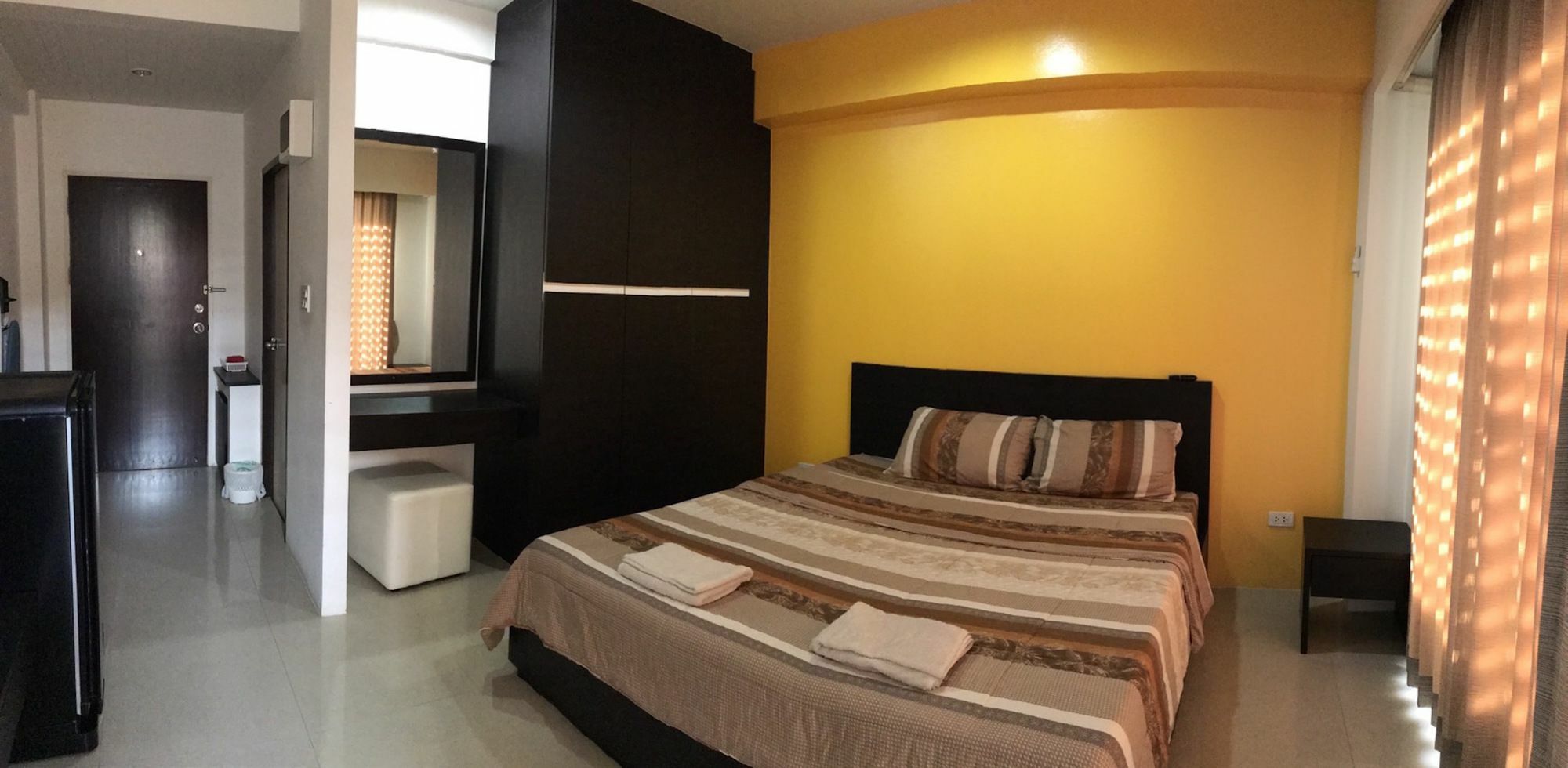 Ruan Plaisoi Apartment Bangkok Buitenkant foto